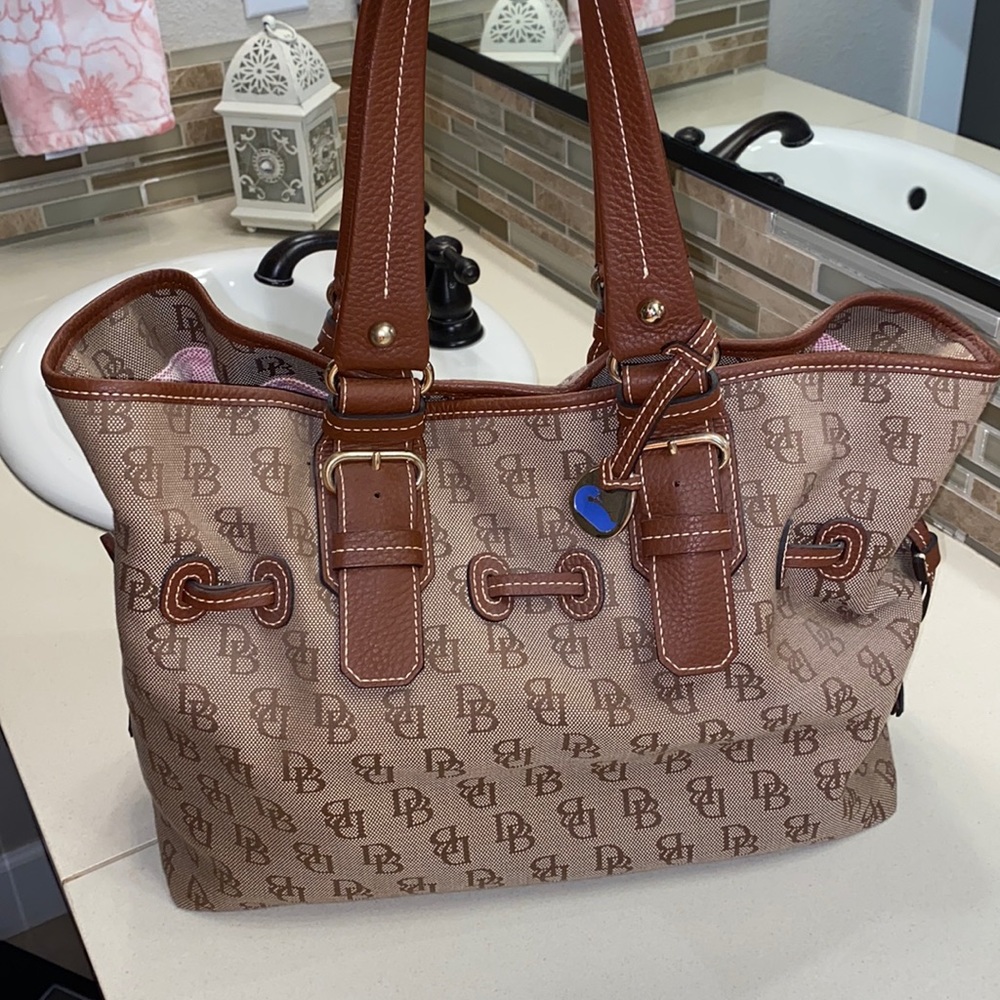 Brand new Dooney & Bourke 💼 brand new without tags